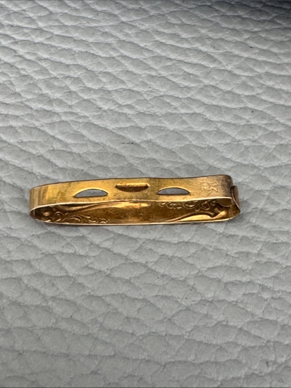 ANTIQUE VICTORIAN 10K GOLD MONOGRAMMED “M” LINGERIE BAR PIN - Picture 7 of 8